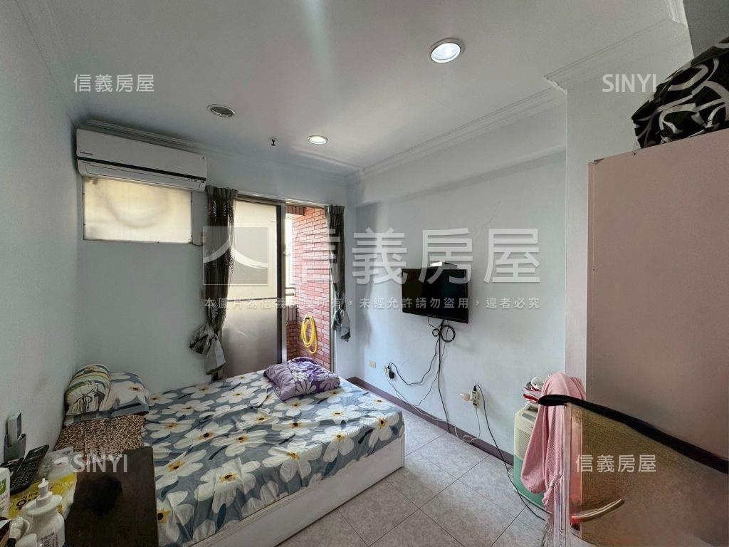 近高鐵美四房高樓雙車位房屋室內格局與周邊環境