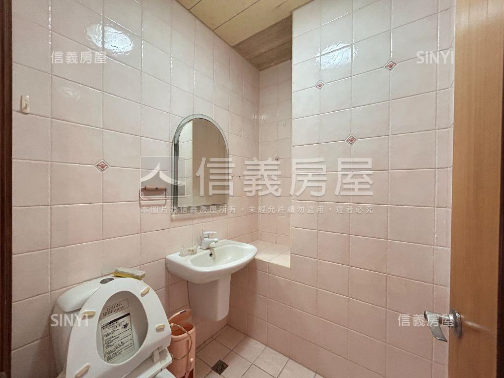 奇岩重劃庭院美屋房屋室內格局與周邊環境
