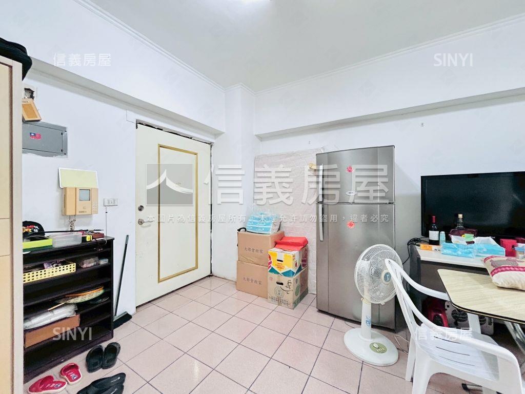 龍威大廈美套房房屋室內格局與周邊環境