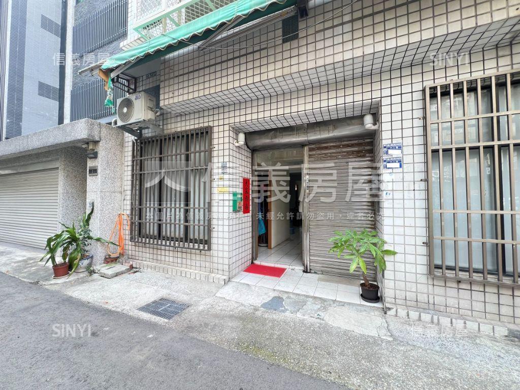 必看前後臨路【公寓１樓】房屋室內格局與周邊環境