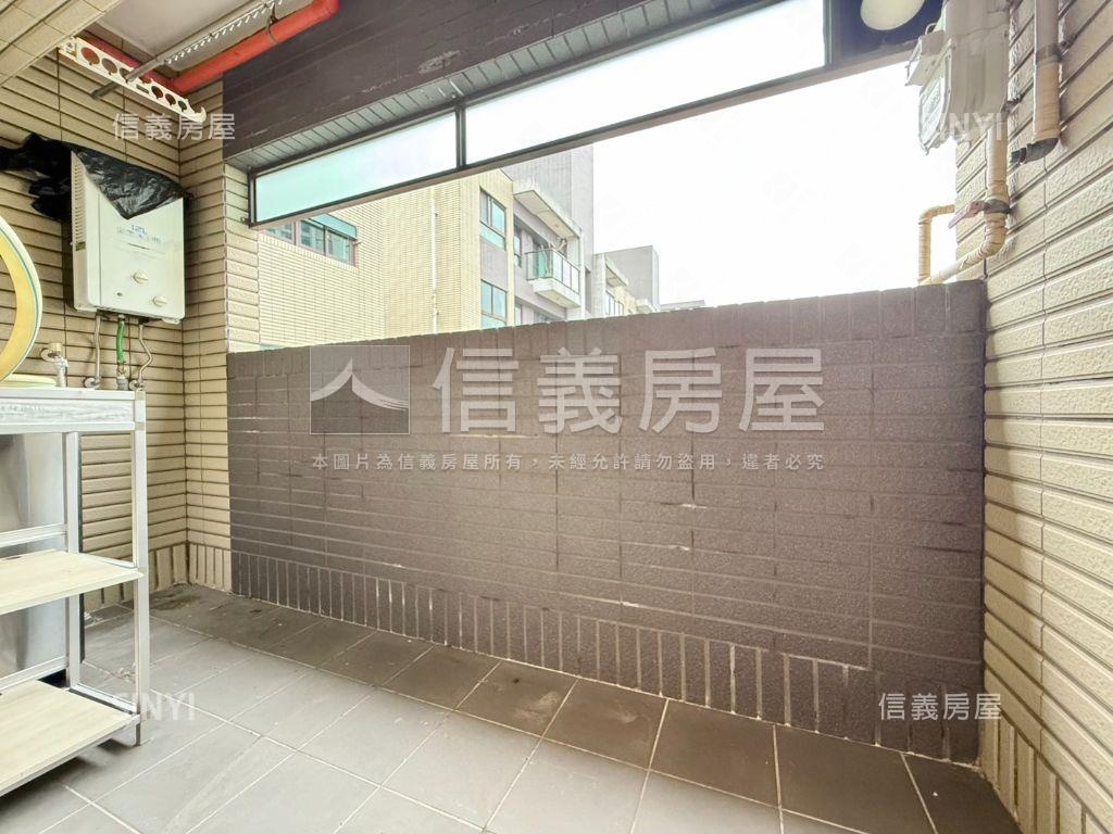 布拉諾中庭次頂樓二房車位房屋室內格局與周邊環境