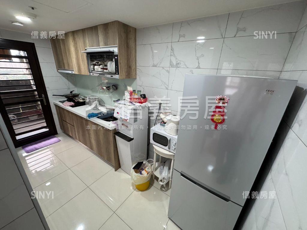 稀有☆站前馥樂３ＲＣ房屋室內格局與周邊環境