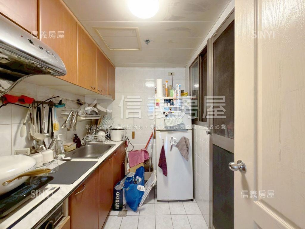 建成生活圈悅景二房車位房屋室內格局與周邊環境