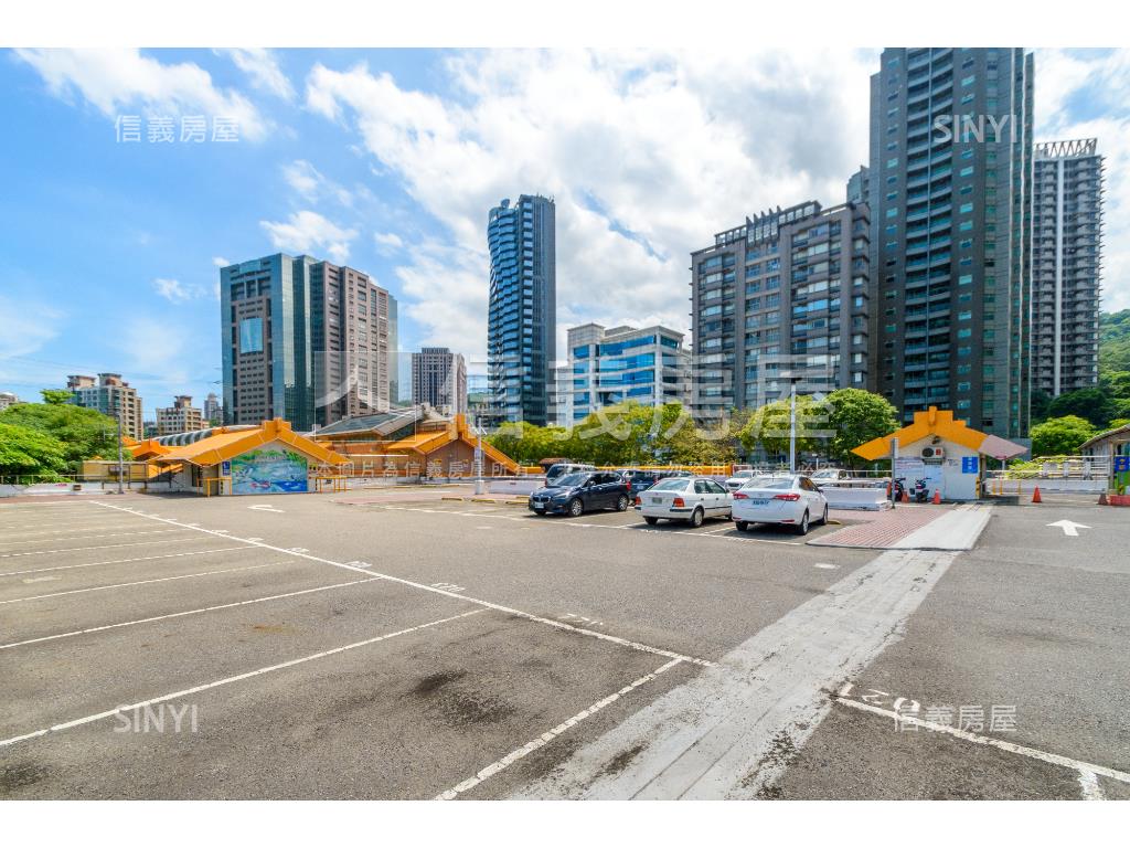 安泰登峰高樓商辦房屋室內格局與周邊環境