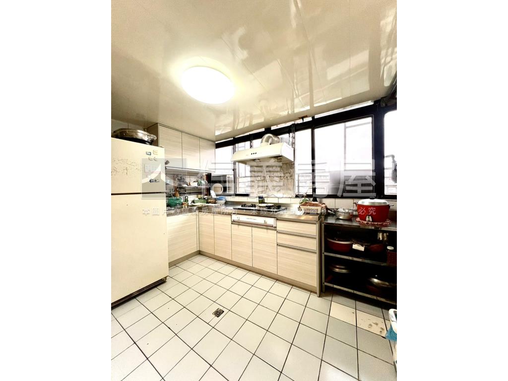 信義安和捷運邊間華廈房屋室內格局與周邊環境