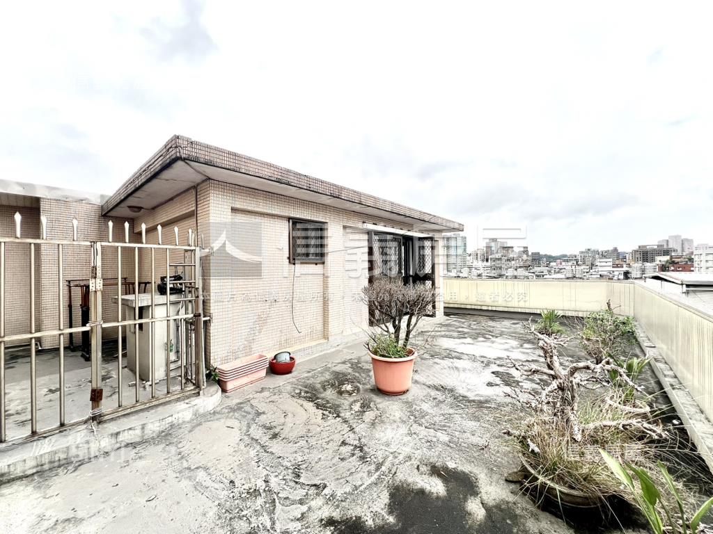 信義安和捷運邊間華廈房屋室內格局與周邊環境