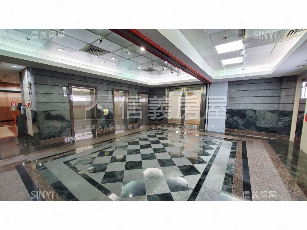 長虹凱旋２２３坪＋４車房屋室內格局與周邊環境