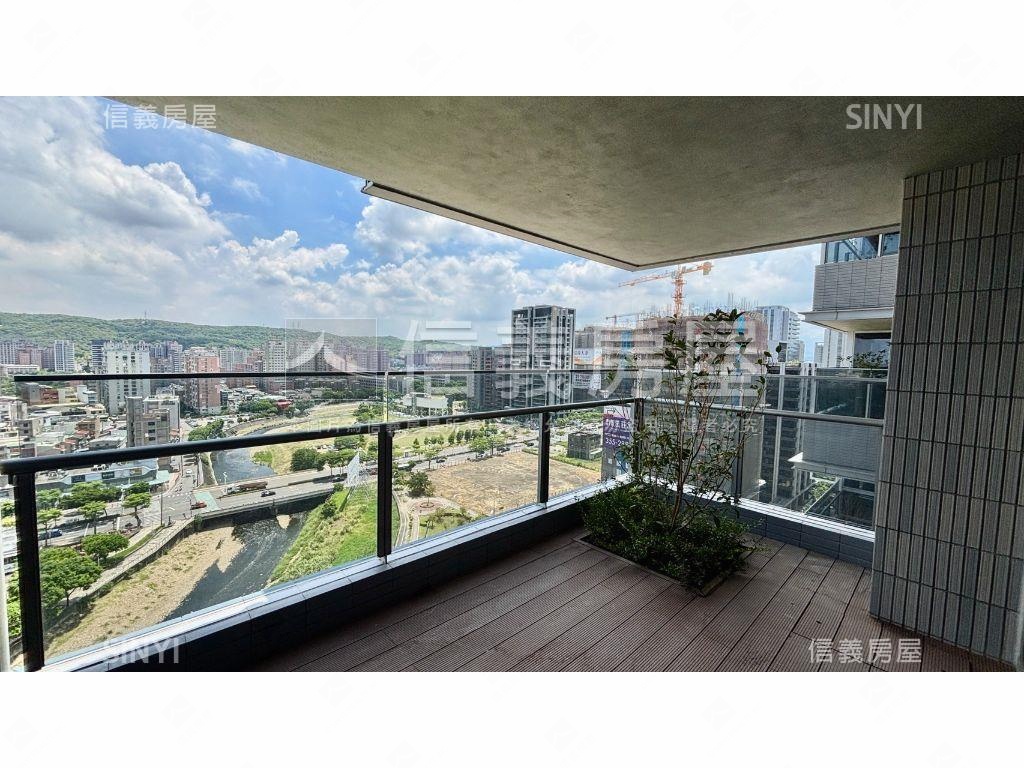 東騰青一公園景三房車位房屋室內格局與周邊環境