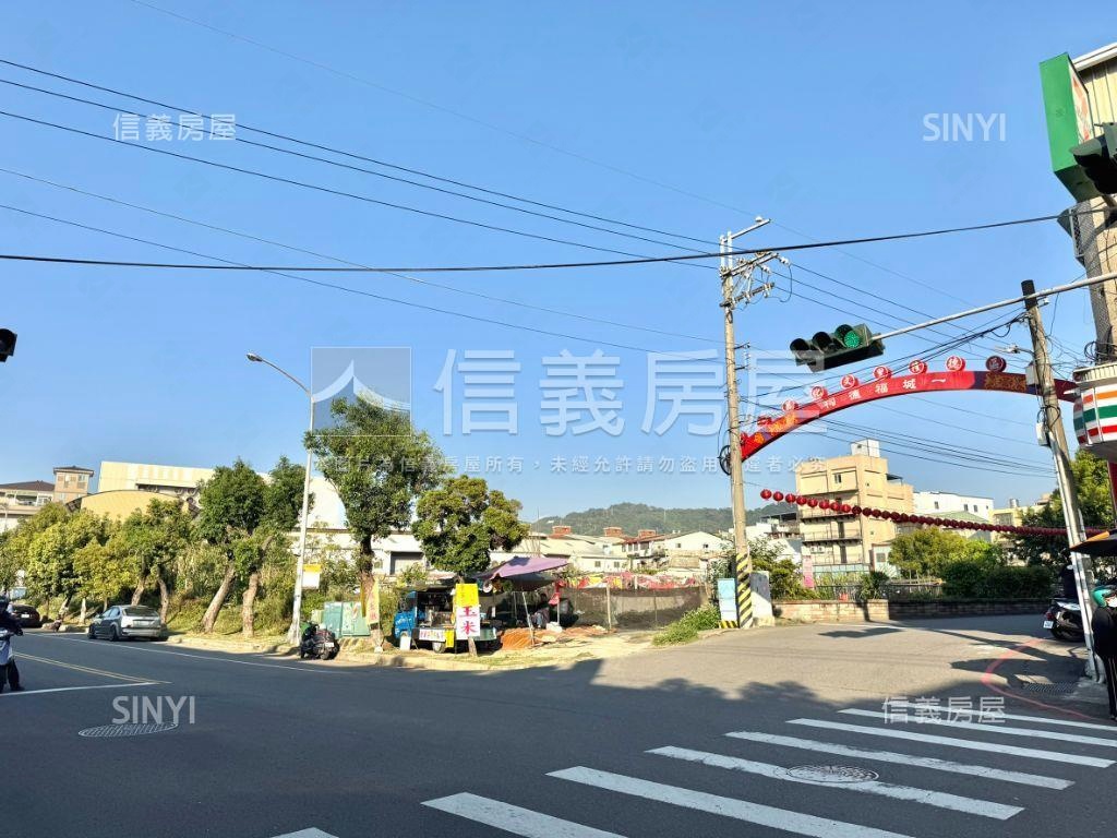 全新６套房電梯別墅Ａ１房屋室內格局與周邊環境