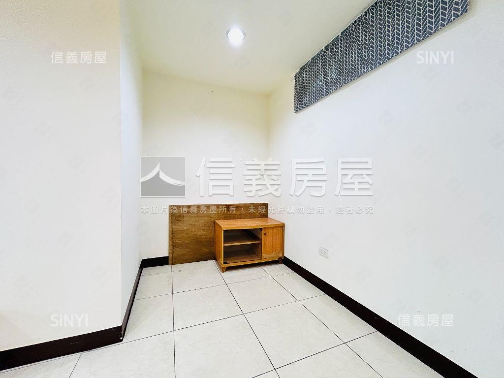 眺望仁愛國小前後陽台美寓房屋室內格局與周邊環境