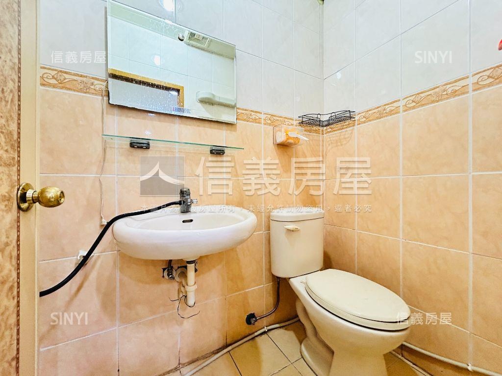眺望仁愛國小前後陽台美寓房屋室內格局與周邊環境