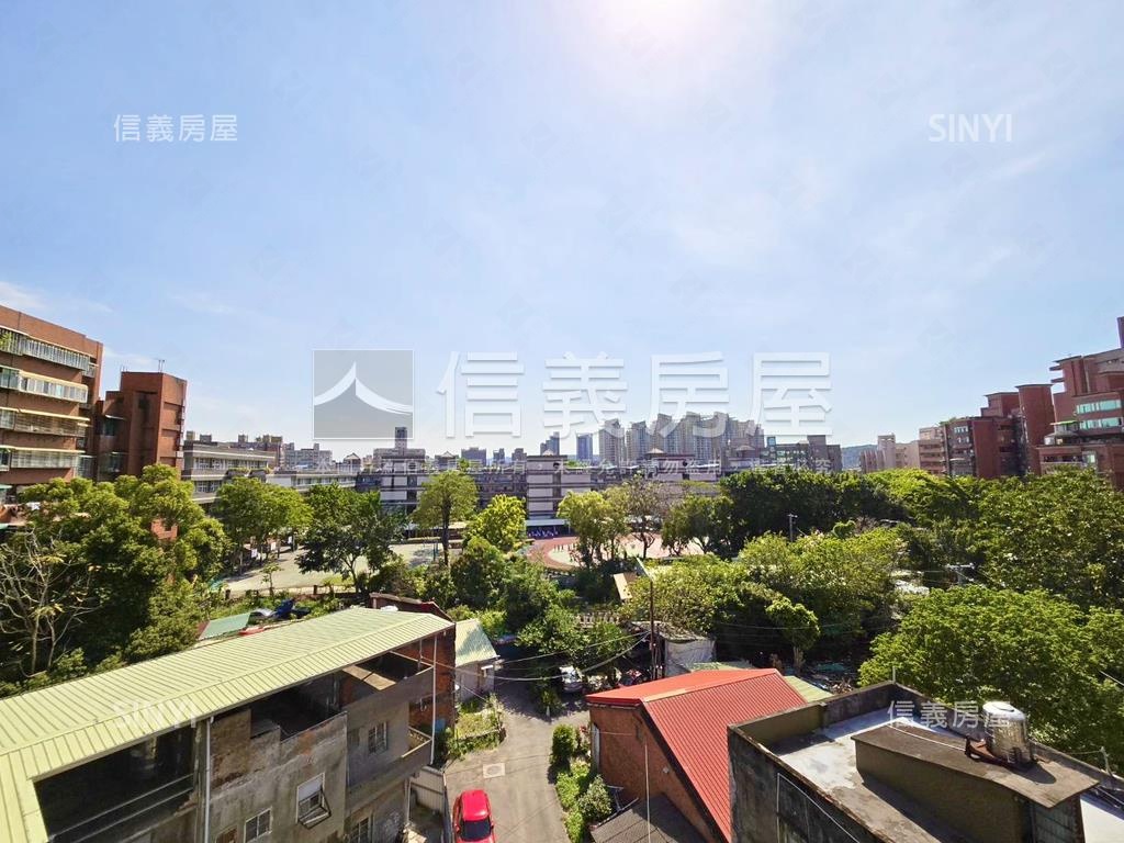 眺望仁愛國小前後陽台美寓房屋室內格局與周邊環境