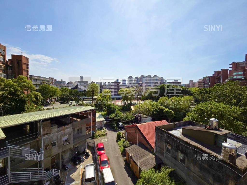 眺望仁愛國小前後陽台美寓房屋室內格局與周邊環境