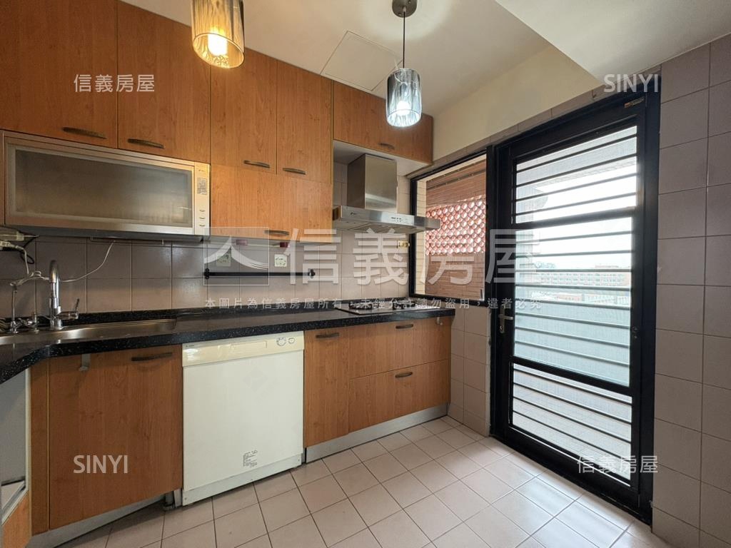 專✦成大學廬遠眺城市美景房屋室內格局與周邊環境