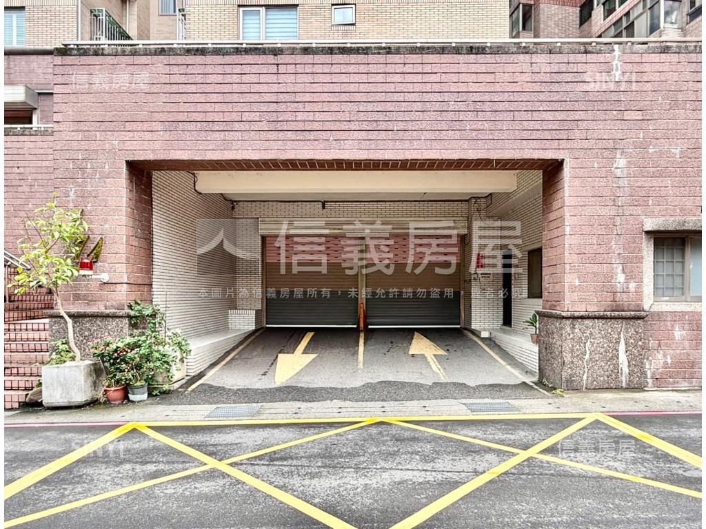 聖塔獨立產權車位稀有釋出房屋室內格局與周邊環境