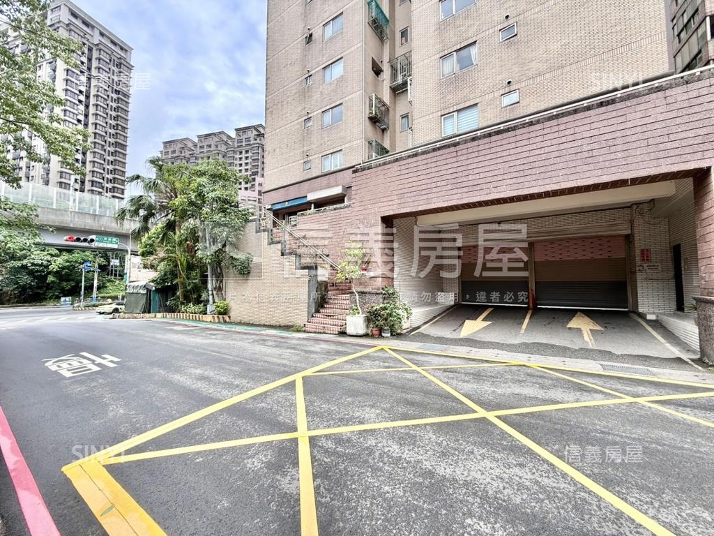 聖塔獨立產權車位稀有釋出房屋室內格局與周邊環境