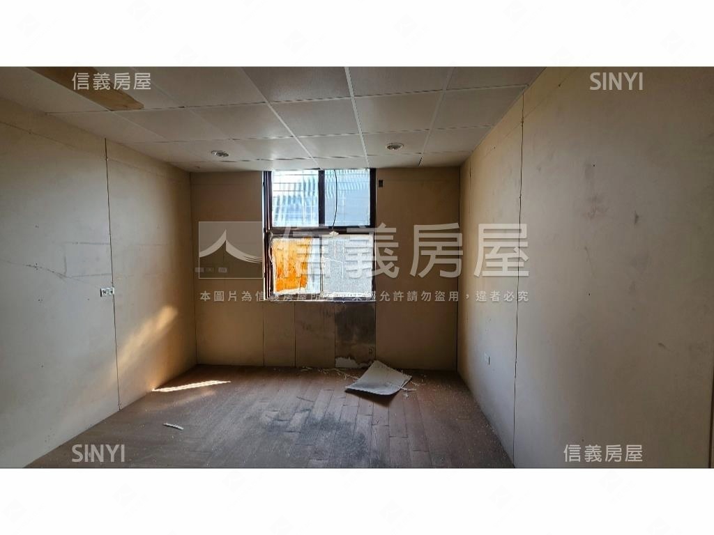 公園路邊間店面房屋室內格局與周邊環境
