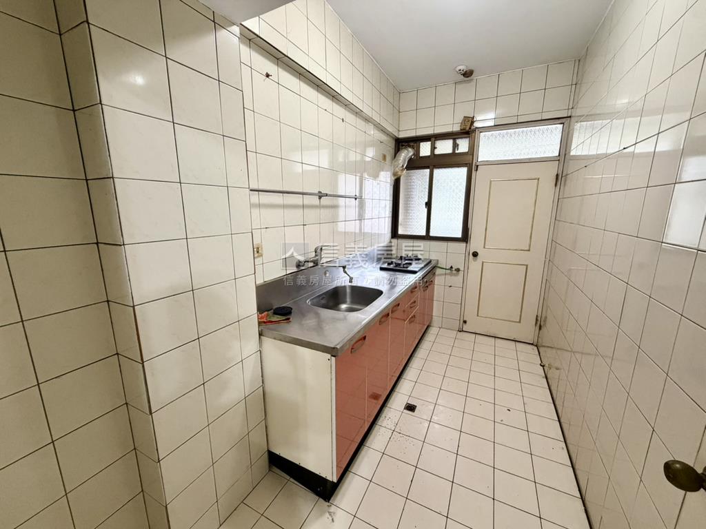 近捷運三房大空間房屋室內格局與周邊環境