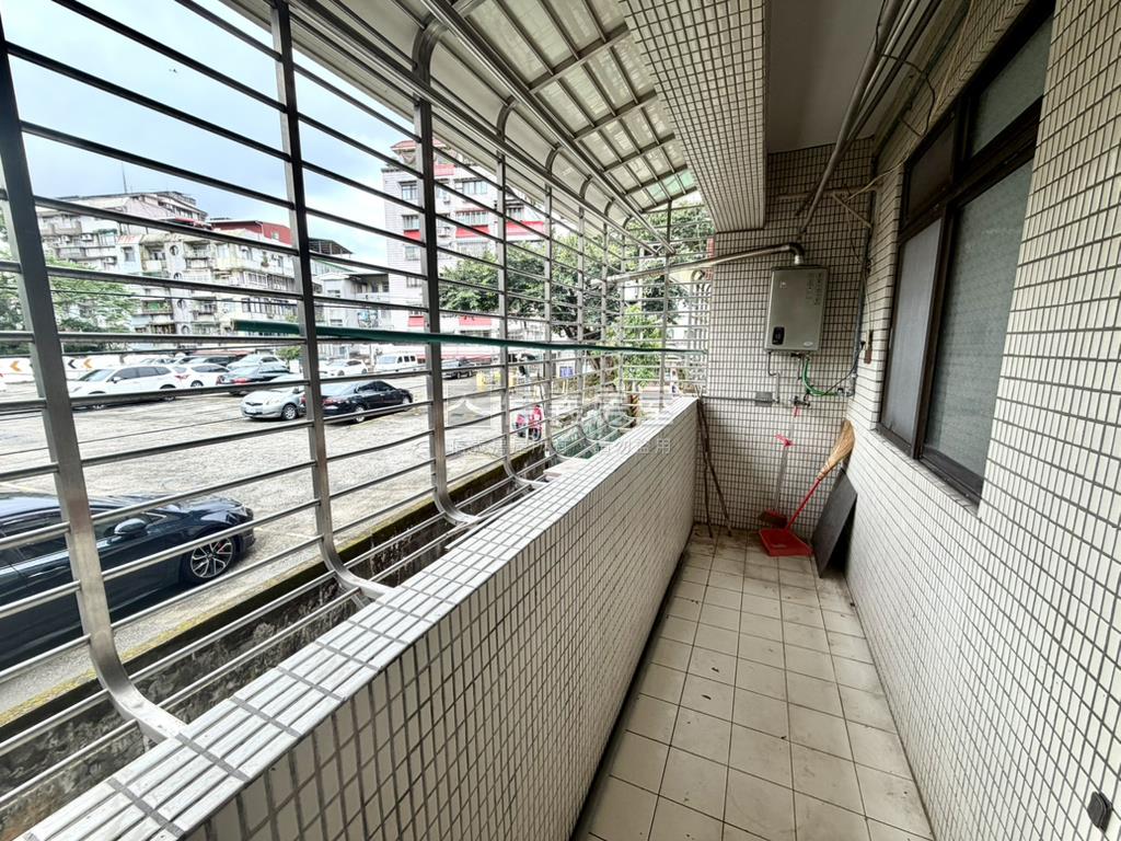 近捷運三房大空間房屋室內格局與周邊環境