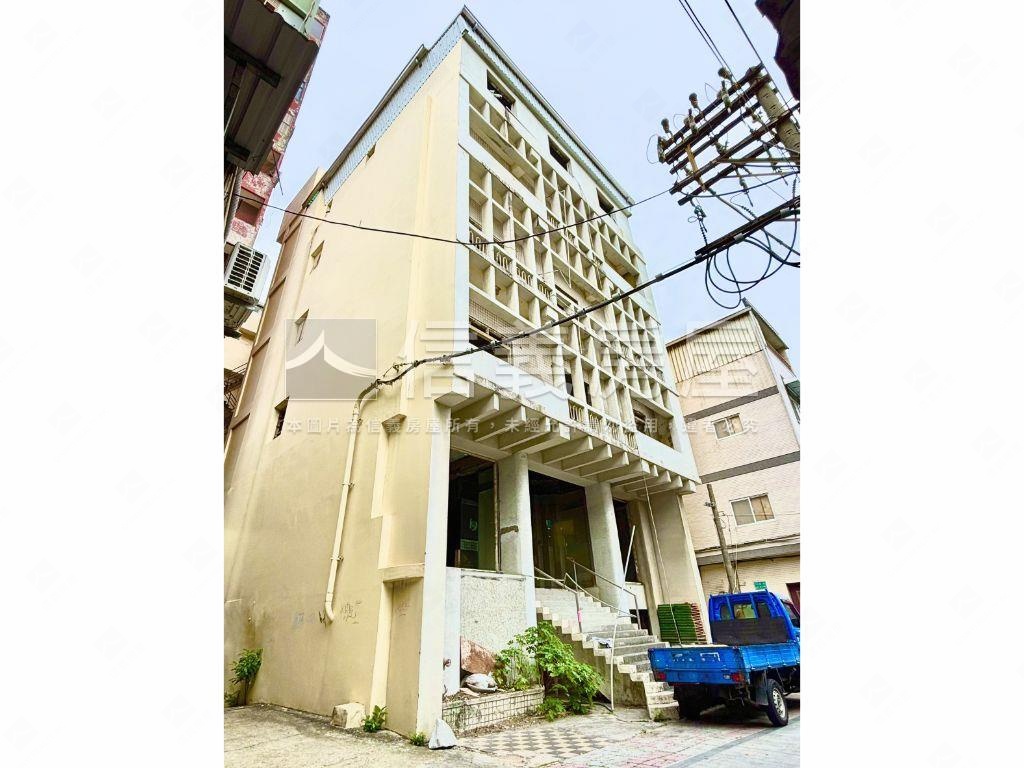 台南商業區透天土地房屋室內格局與周邊環境