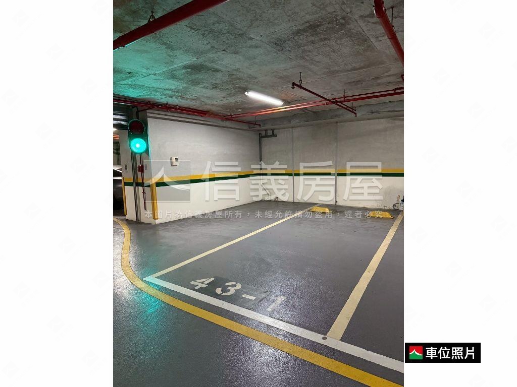 信義世貿Ｗ１１０坡平車位房屋室內格局與周邊環境