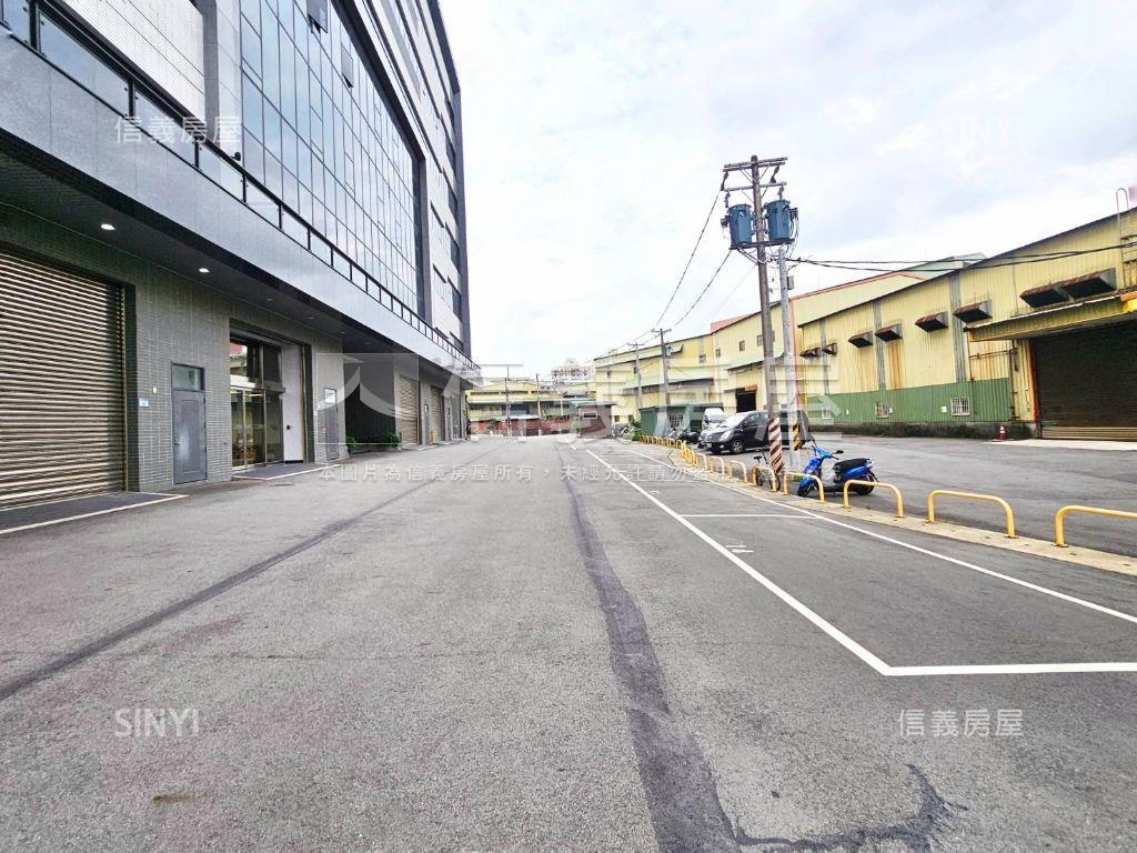 中謹雲頂ＭＩＴ廠房Ｂ房屋室內格局與周邊環境