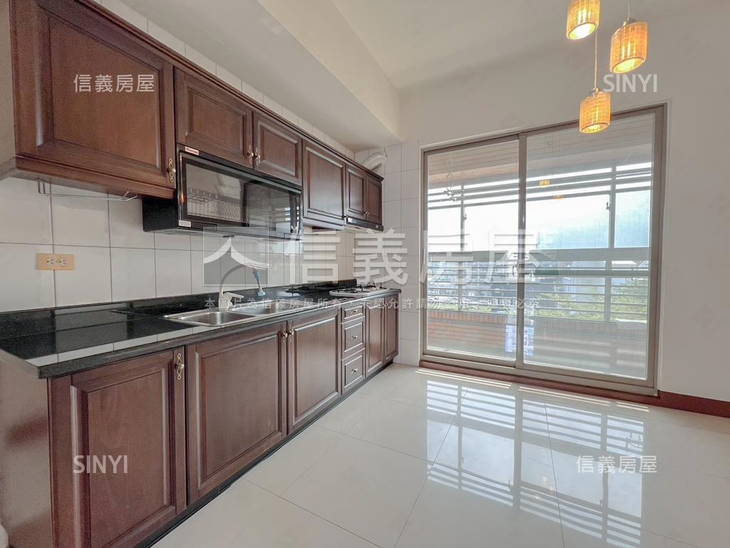 美術館採光通風三房平車房屋室內格局與周邊環境