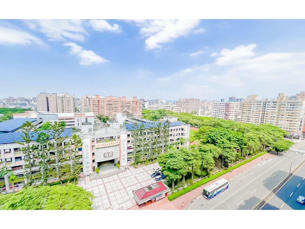 稀有！大坪數套房採光佳房屋室內格局與周邊環境