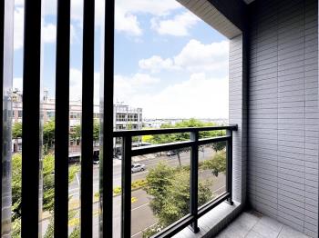 讚大里傳家寶邊間透套店面