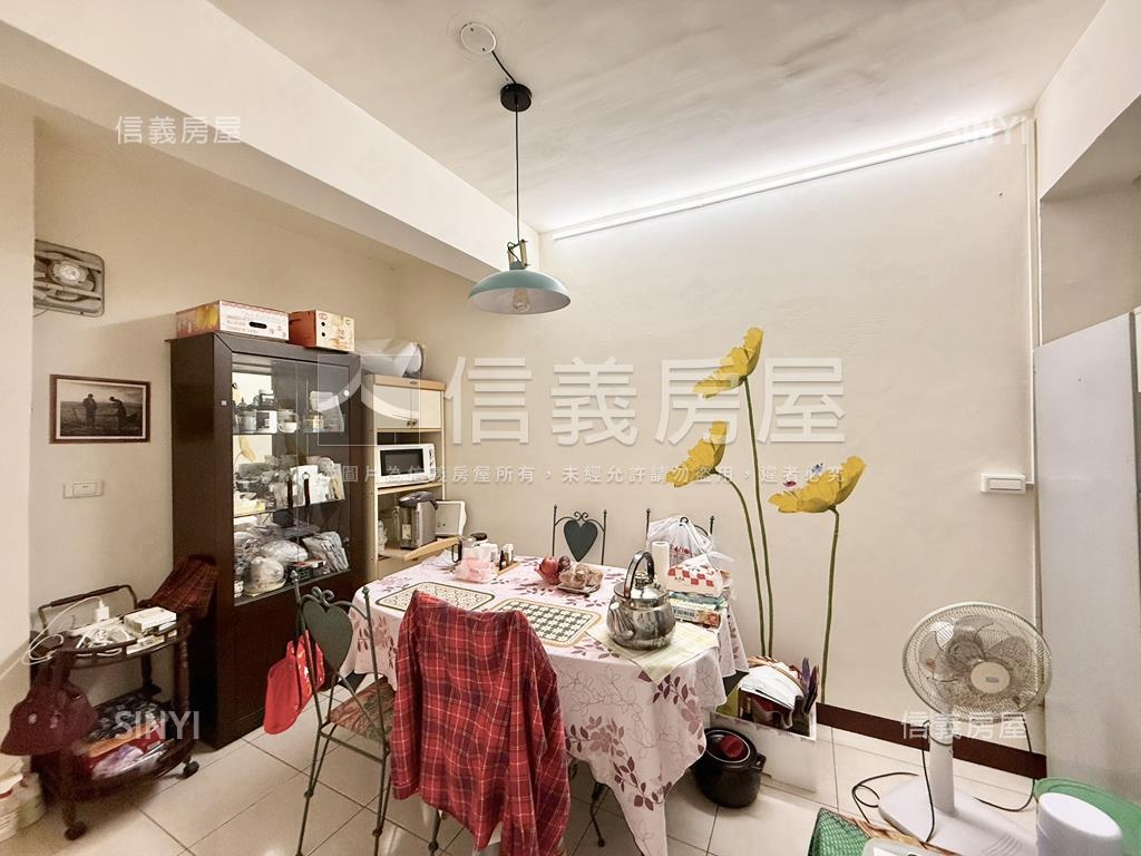 亞灣稀有屋況佳一樓寓邸房屋室內格局與周邊環境