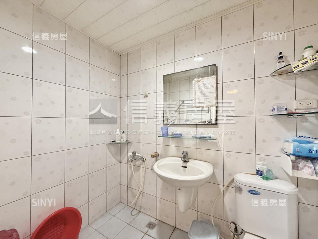 亞灣稀有屋況佳一樓寓邸房屋室內格局與周邊環境