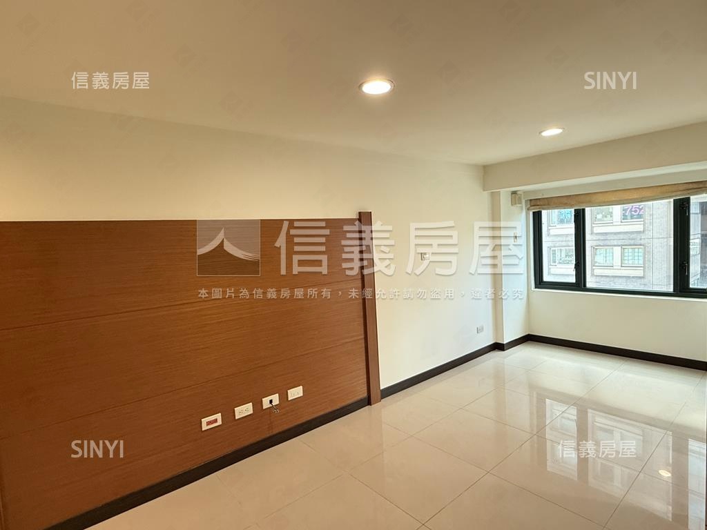 碧空如洗大窗美景ＥＡＴ房屋室內格局與周邊環境