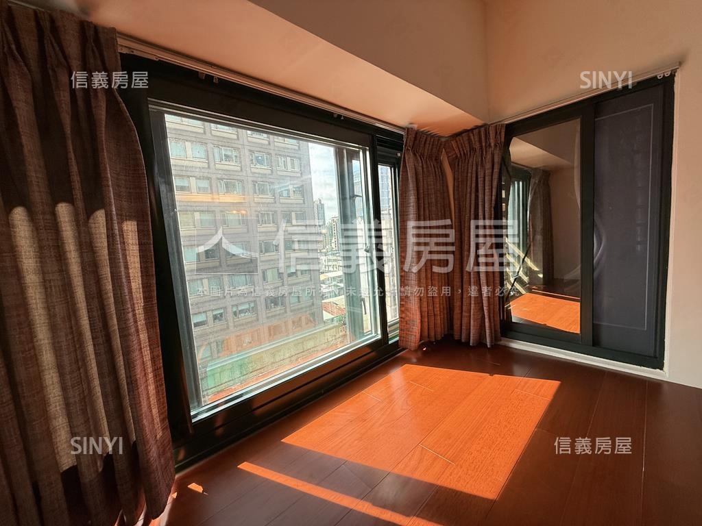 碧空如洗大窗美景ＥＡＴ房屋室內格局與周邊環境