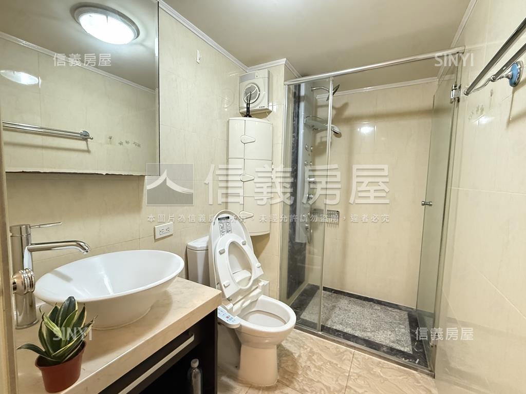 碧空如洗大窗美景ＥＡＴ房屋室內格局與周邊環境