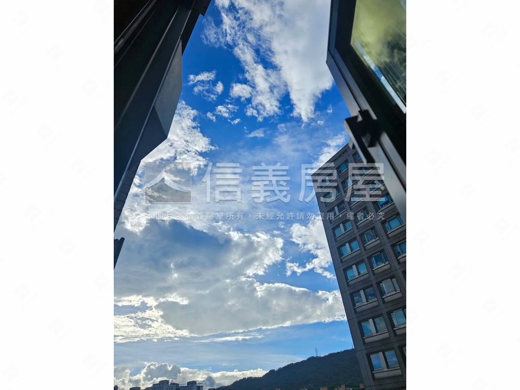 碧空如洗大窗美景ＥＡＴ房屋室內格局與周邊環境