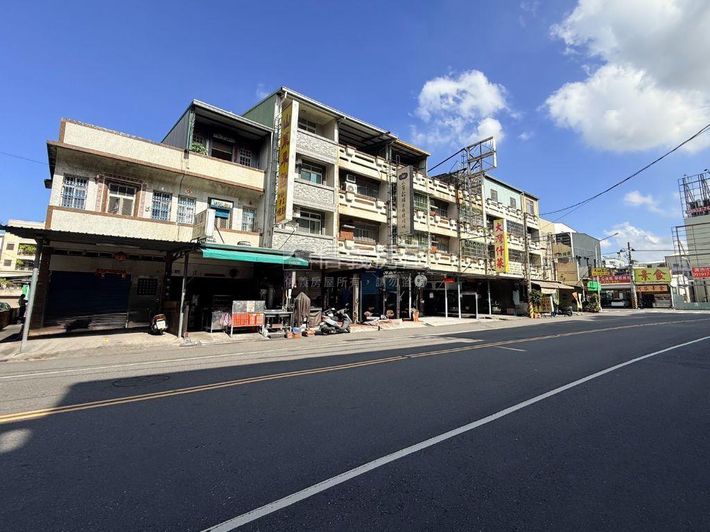 仁雄路生意透天店面房屋室內格局與周邊環境