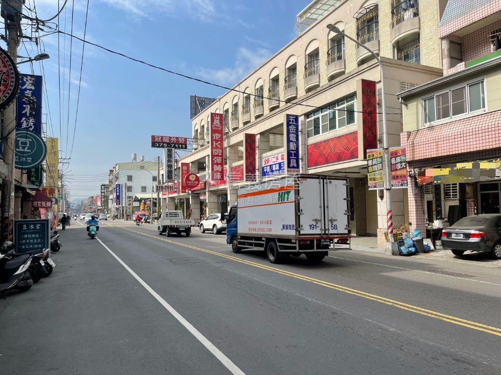 仁雄路生意透天店面房屋室內格局與周邊環境