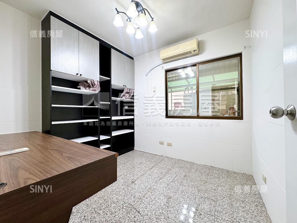 衛武營商圈美三房平車房屋室內格局與周邊環境