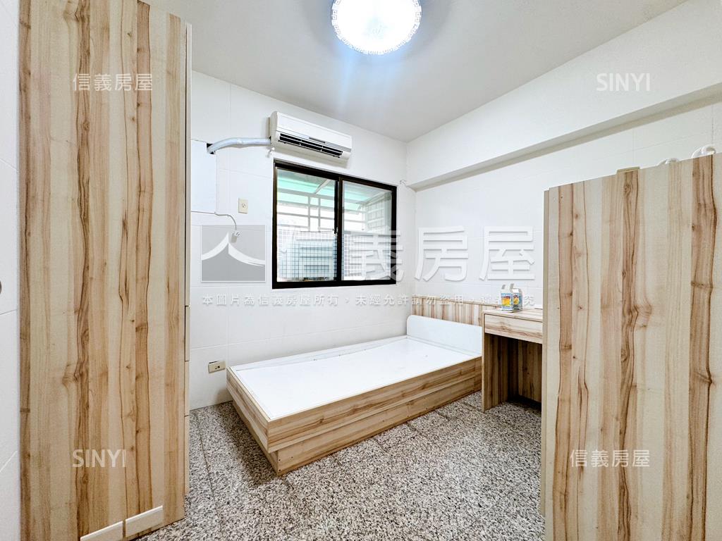 衛武營商圈美三房平車房屋室內格局與周邊環境