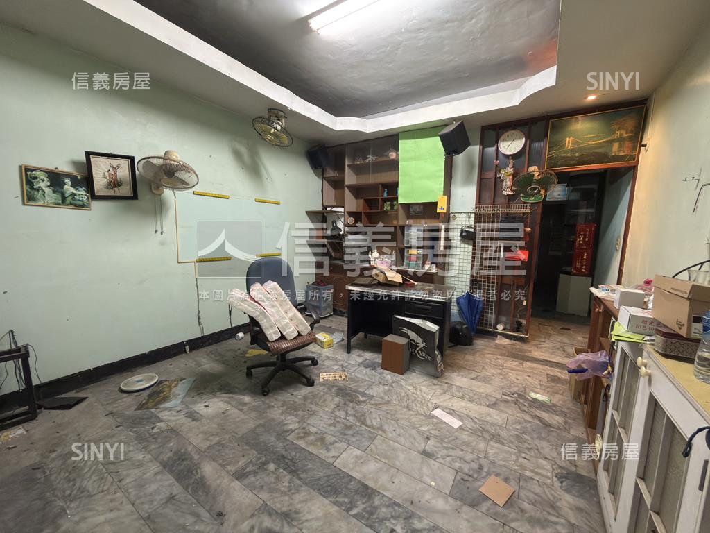 新樓靜謐透天房屋室內格局與周邊環境