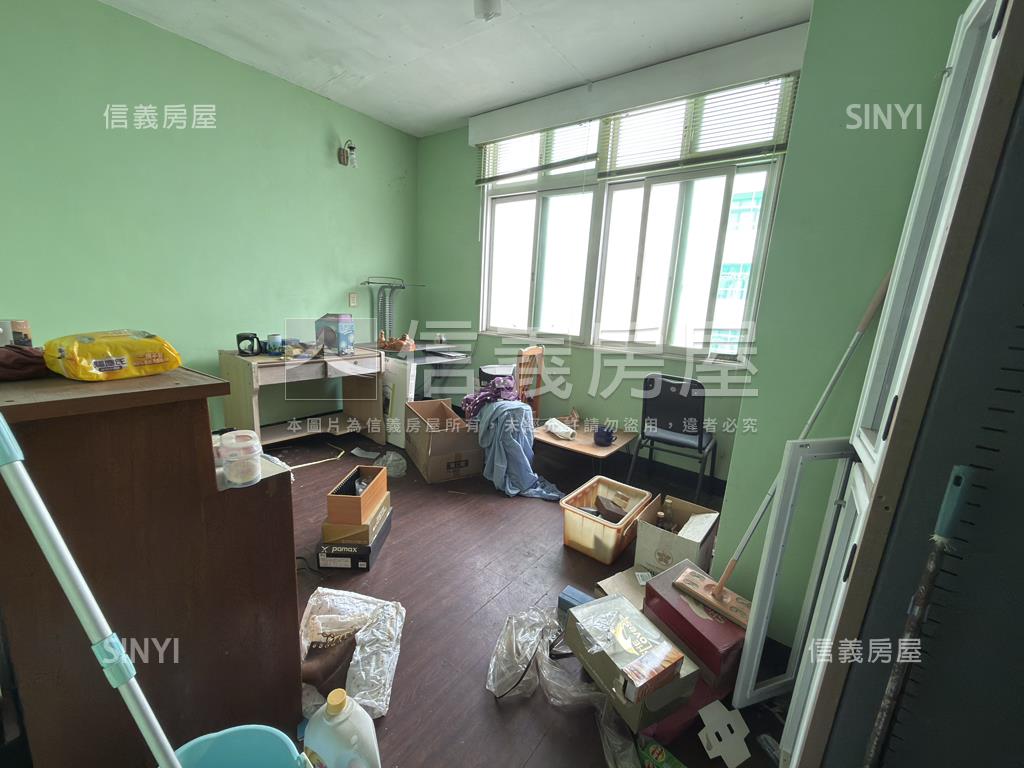 新樓靜謐透天房屋室內格局與周邊環境