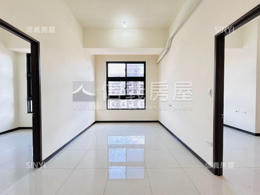 小檜溪佳麗堡次頂三房車位房屋室內格局與周邊環境