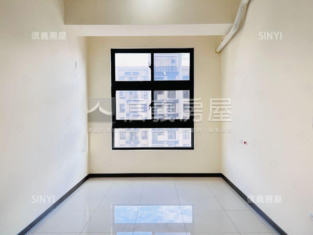 小檜溪佳麗堡次頂三房車位房屋室內格局與周邊環境