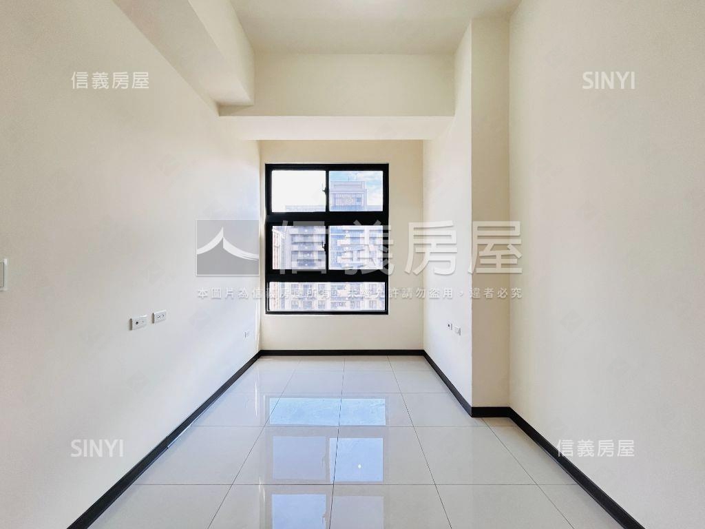 小檜溪佳麗堡次頂三房車位房屋室內格局與周邊環境