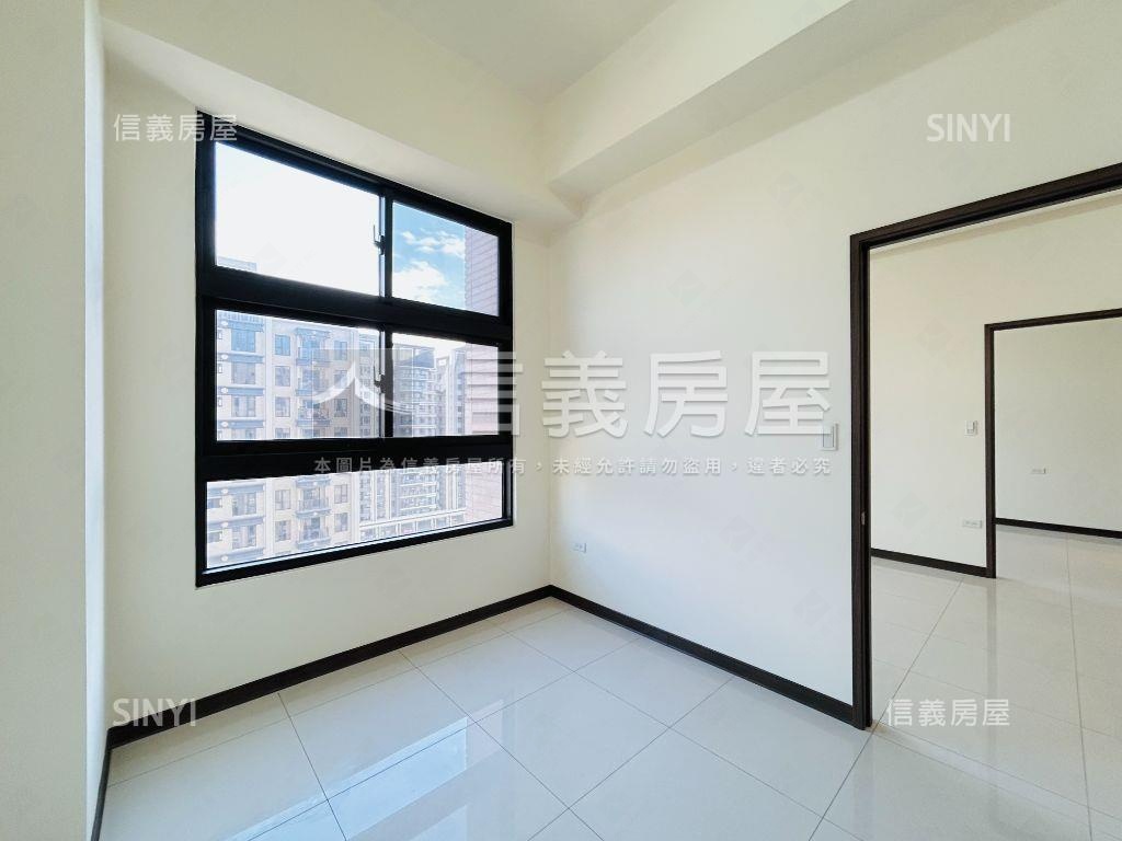 小檜溪佳麗堡次頂三房車位房屋室內格局與周邊環境
