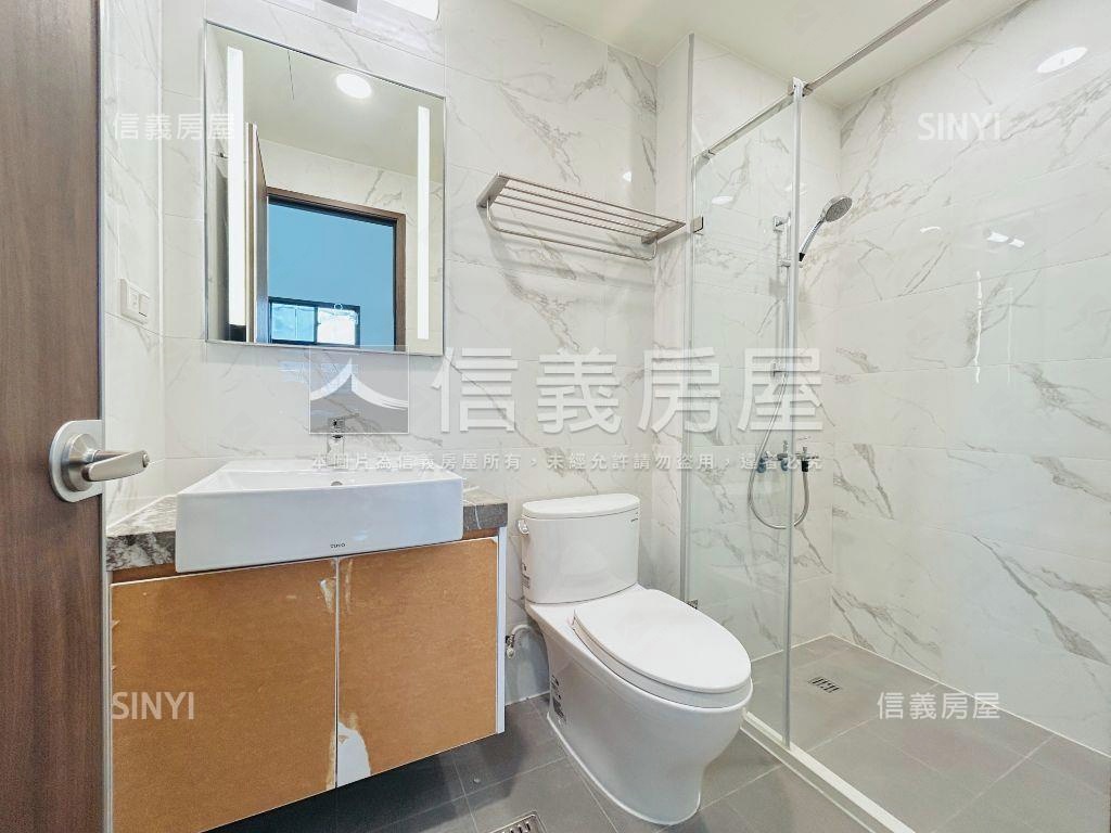 小檜溪佳麗堡次頂三房車位房屋室內格局與周邊環境