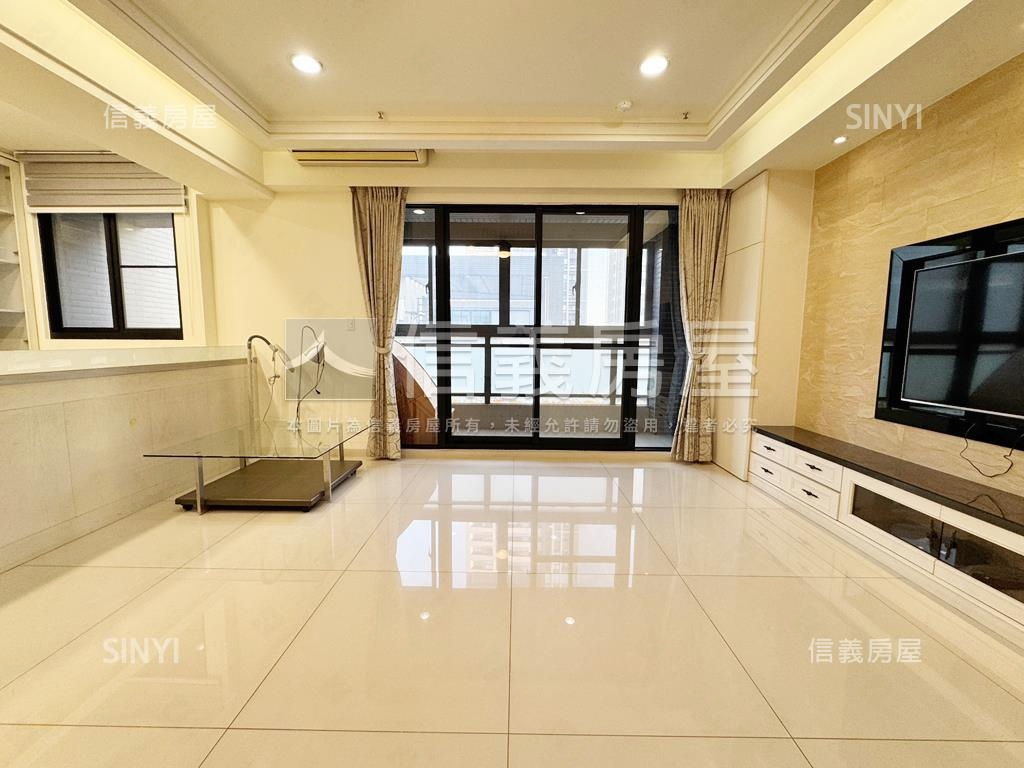 華鳳精裝四房平車房屋室內格局與周邊環境