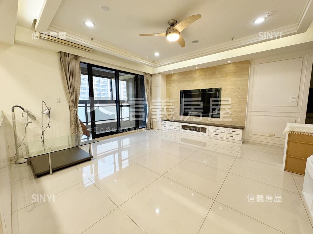 華鳳精裝四房平車房屋室內格局與周邊環境