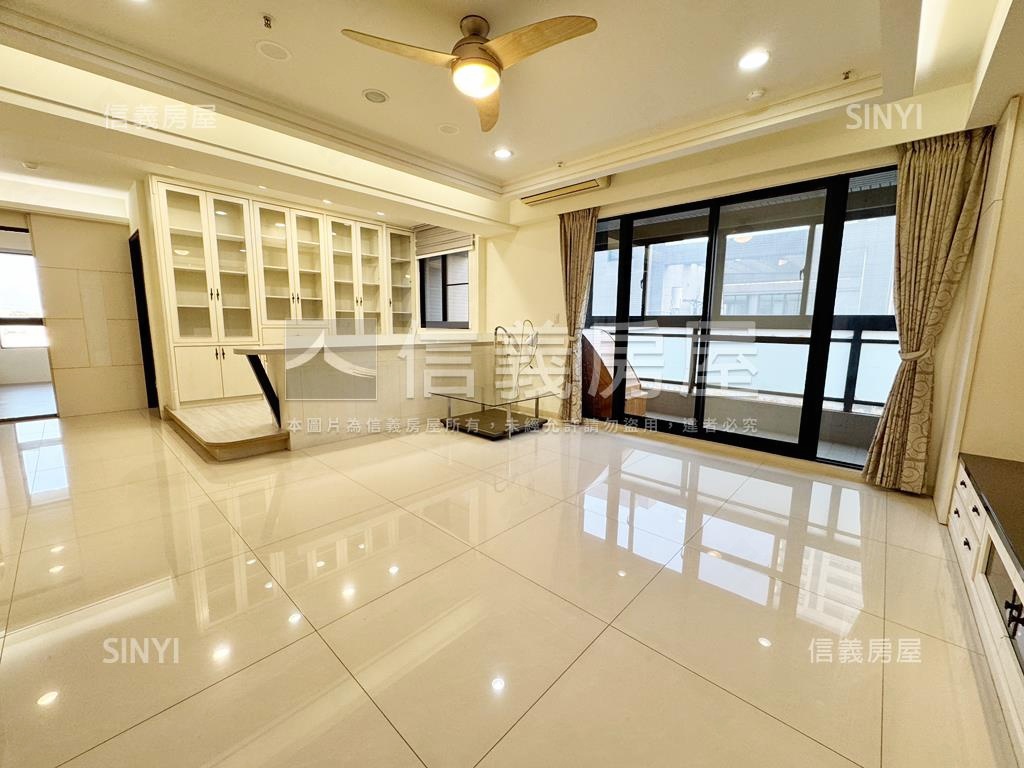 華鳳精裝四房平車房屋室內格局與周邊環境