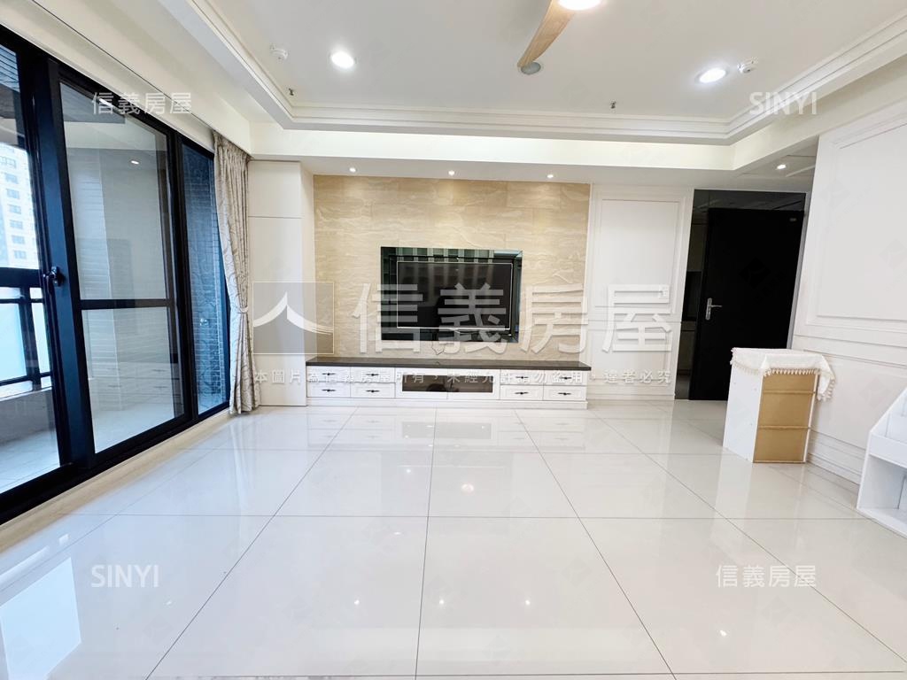 華鳳精裝四房平車房屋室內格局與周邊環境